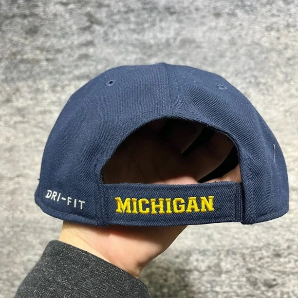 Michigan Wolverines Nike Dri Fit Hat Navy Blue Yellow Swoosh Adjustable Cap NWT - Picture 5 of 8